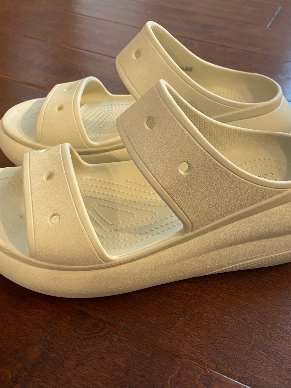 CROCS Crush Iconic bone  White Dual-Strap Platform Slides